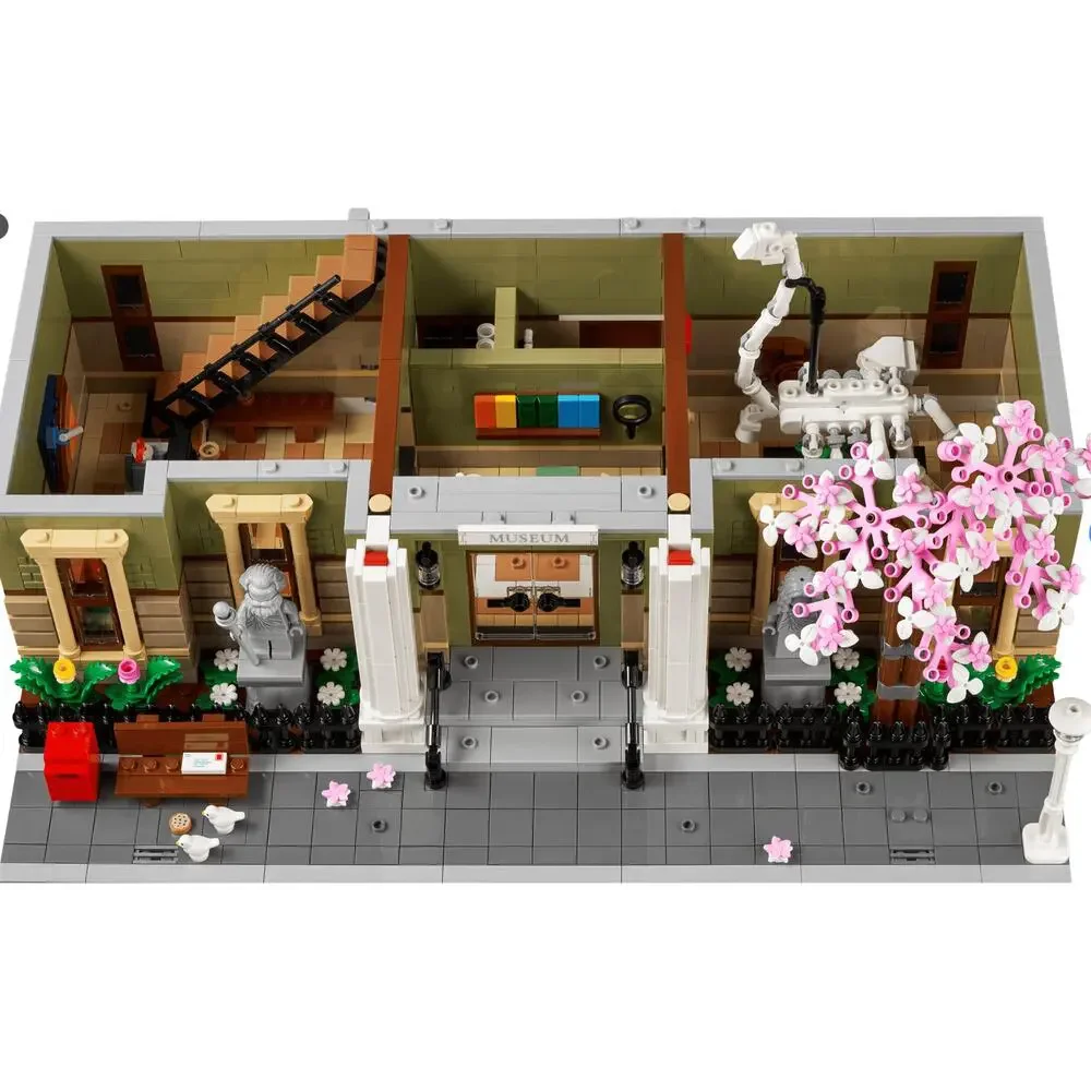 LEGO Natural History Museum 10326 100% COMPLETE w/Minifigs Box & Instructions!!